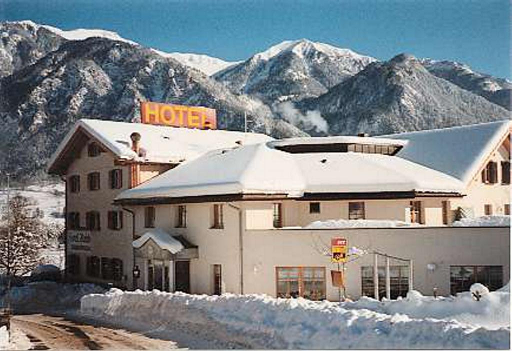 Hotel Reich Тузіс Екстер'єр фото